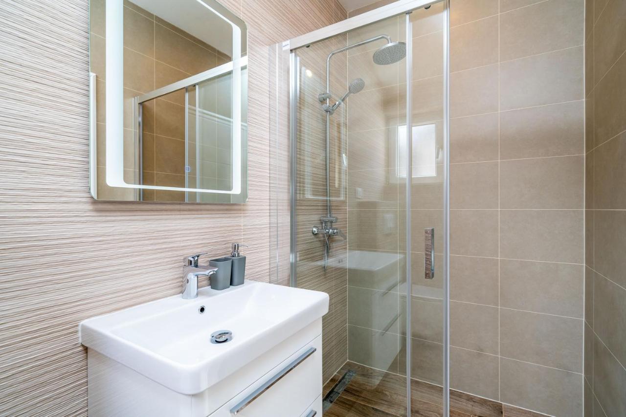 Corallium Lux Apartment Pomena
